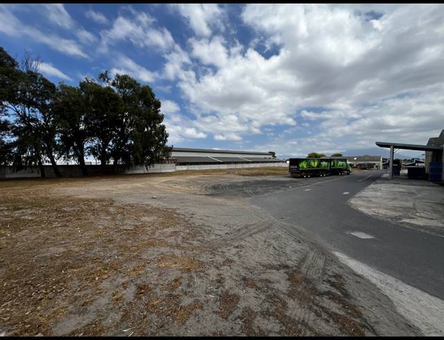 545M² WAREHOUSE TO LET IN PAROW INDUSTRIAL